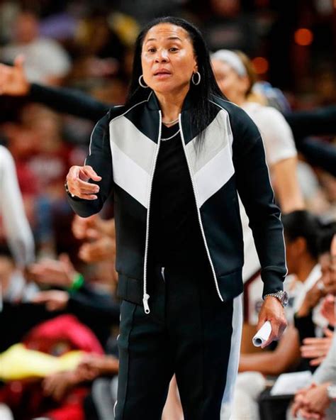 does dawn staley's outfits.